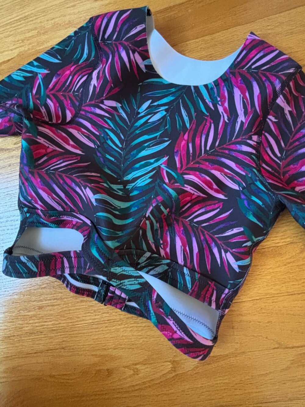 Venus cropped bikini top size 4 - NWOT
